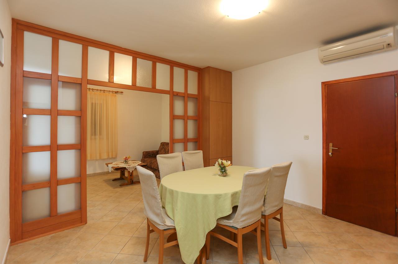 Apartment Laguna 2 *